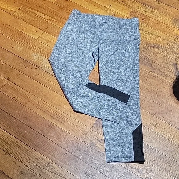 Champion capri size s color gray and black good condition - Picture 2 of 10